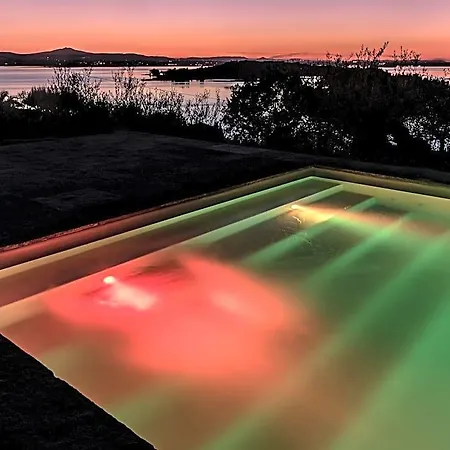In With View Pool Otel